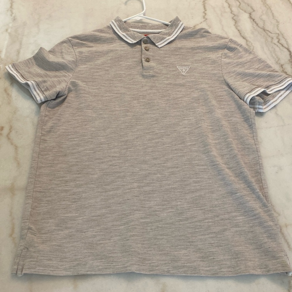 Men’s Guess Polo T-Shirt Cream Color Athletic Fit Size Medium